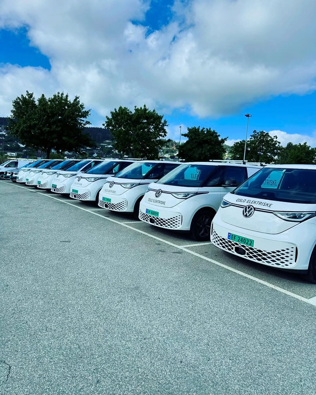 Oslo Elektriskes elbiler parkert på rekke